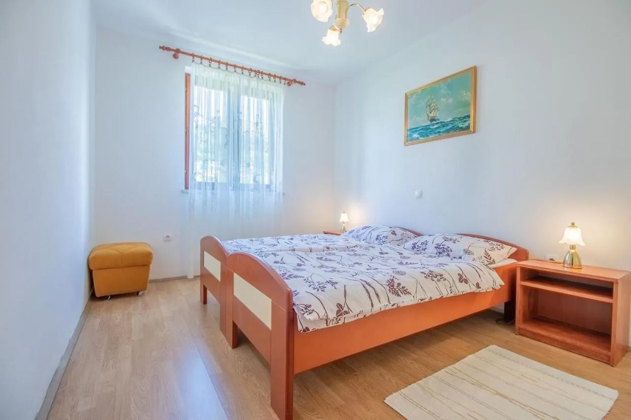 Apartments Antica With A Balcony Baska