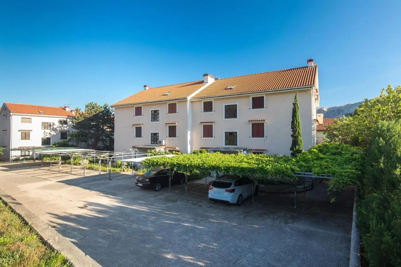 Pensiune Apartments Antica With A Balcony Baška